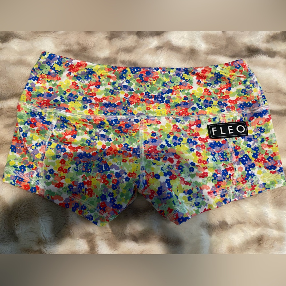 Small Fleo low rise floral shorts